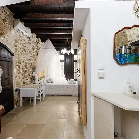 Homestay Antonia's House - Old Town *